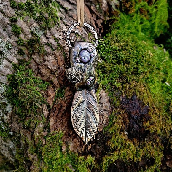 Handmade Jewelry - Grey moonstone leafy amulet, psychic abilities of clairvoyance